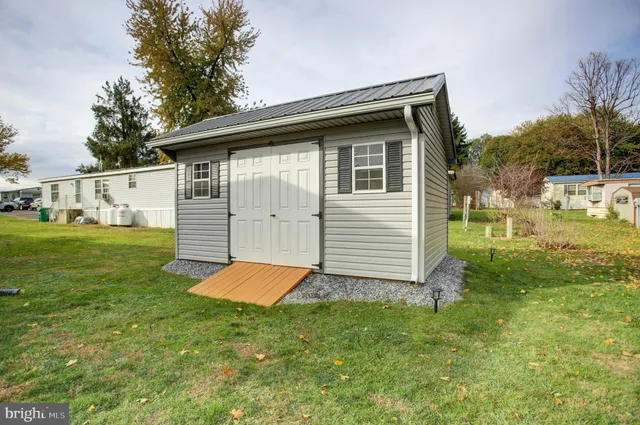 a view of a storage & utility room