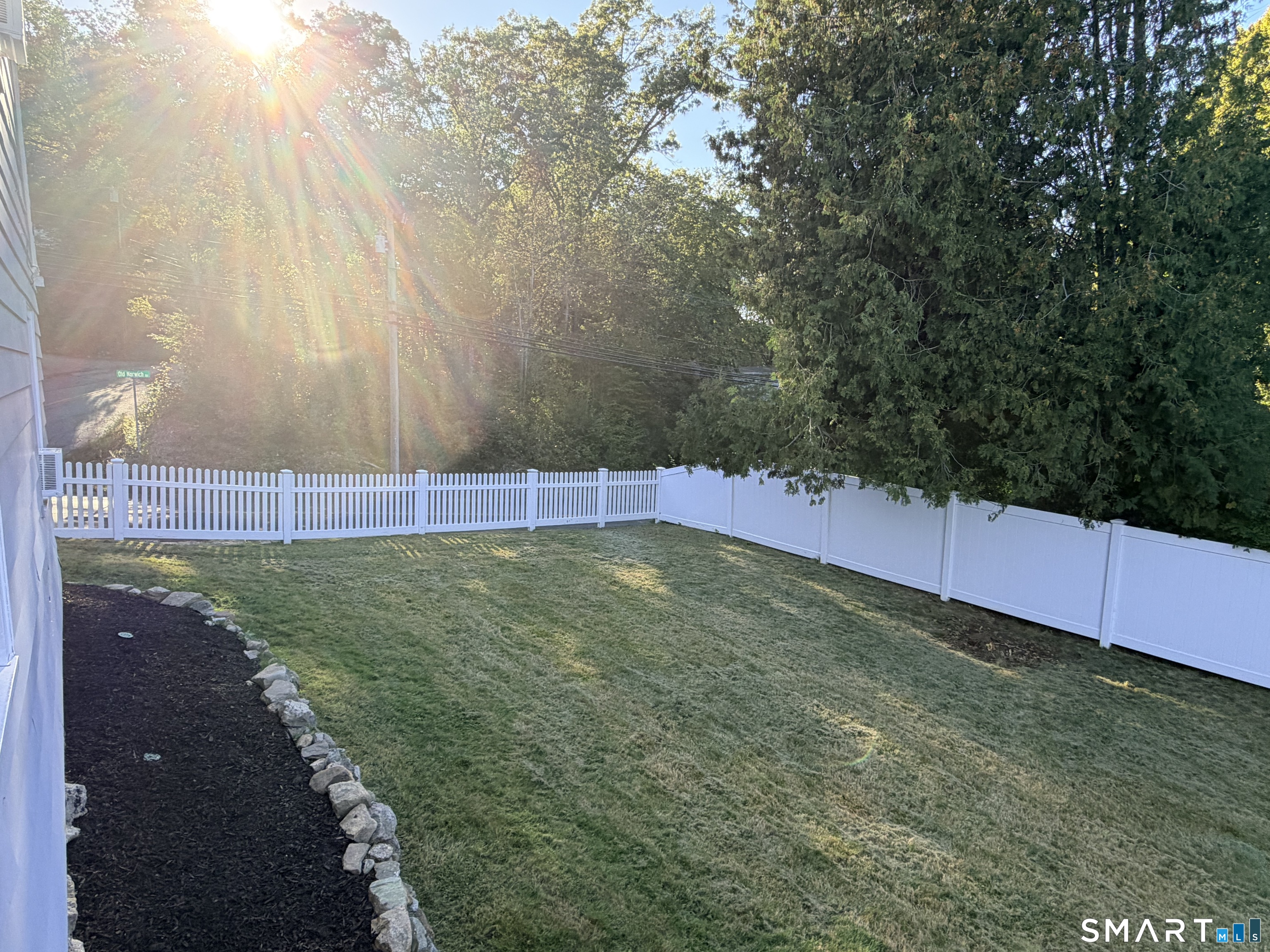 95 Old Norwich Road Waterford, CT 06375 - Photo 5 of 22 Gallery Image 5