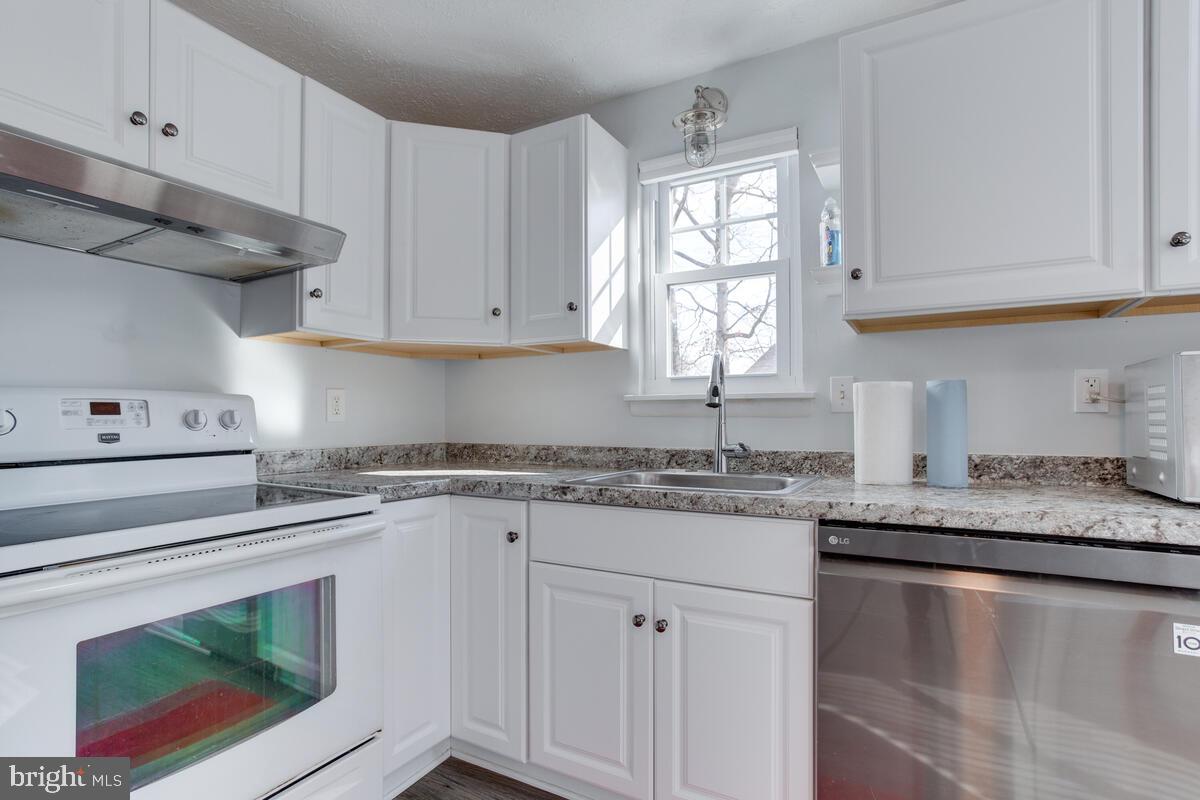 2058 Shore Drive Edgewater, MD 21037 - Photo 11 of 35