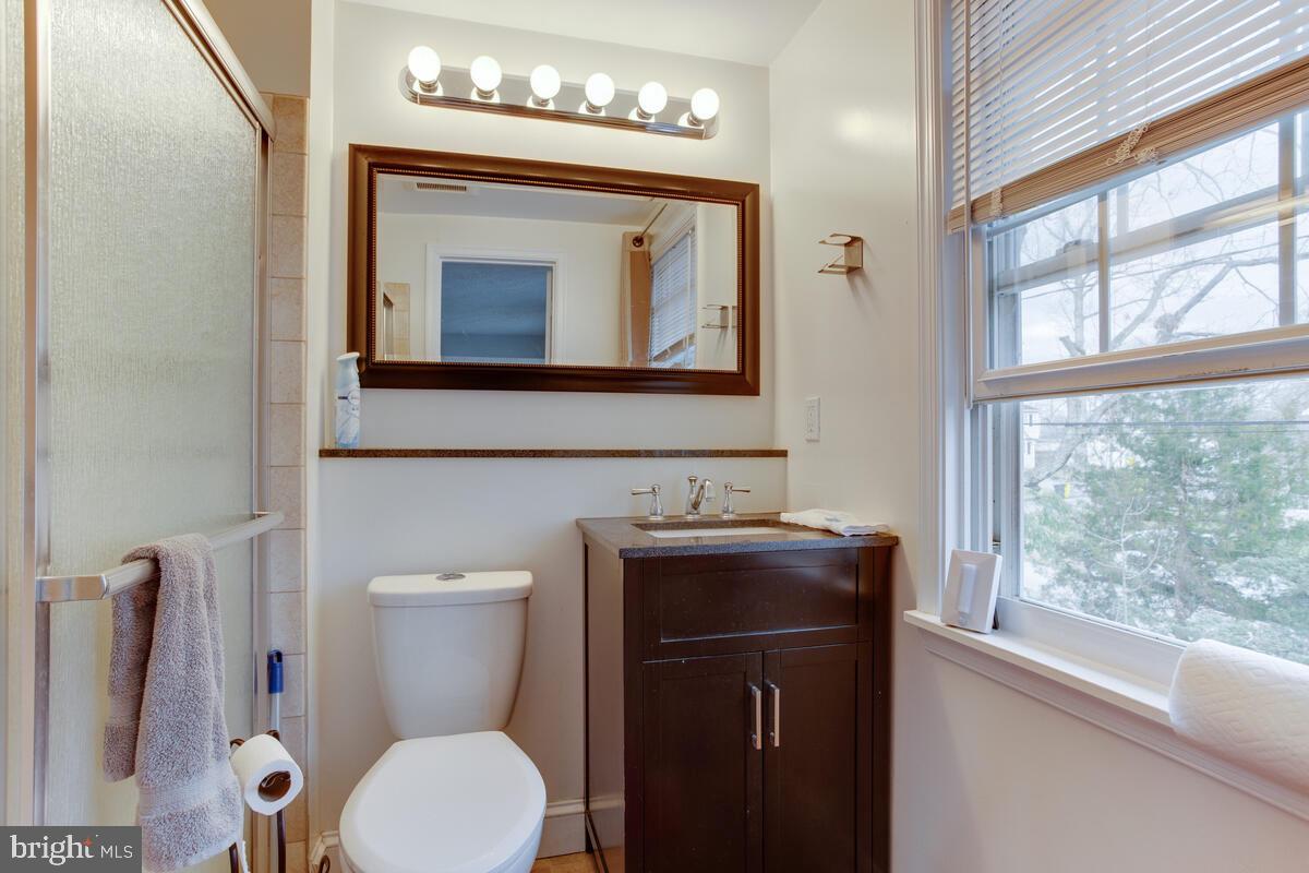 2058 Shore Drive Edgewater, MD 21037 - Photo 16 of 35