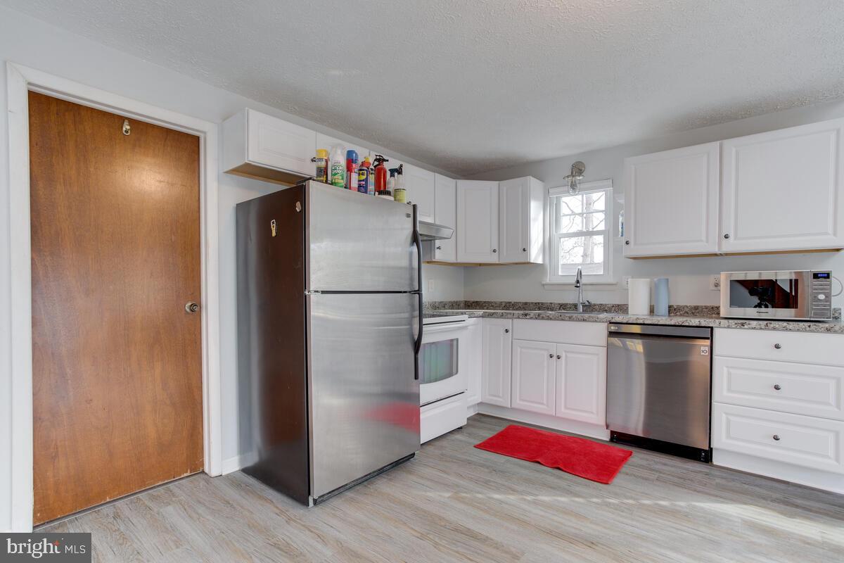 2058 Shore Drive Edgewater, MD 21037 - Photo 7 of 35