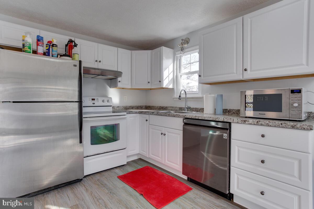2058 Shore Drive Edgewater, MD 21037 - Photo 8 of 35
