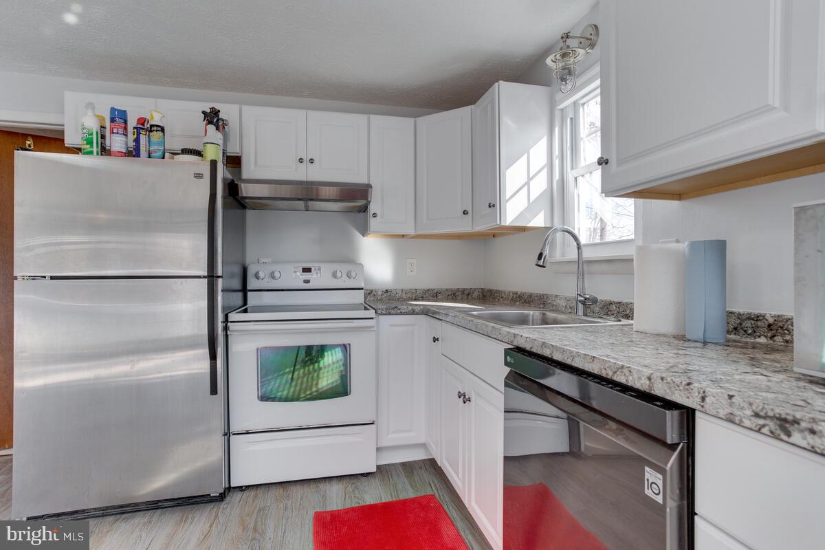2058 Shore Drive Edgewater, MD 21037 - Photo 10 of 35
