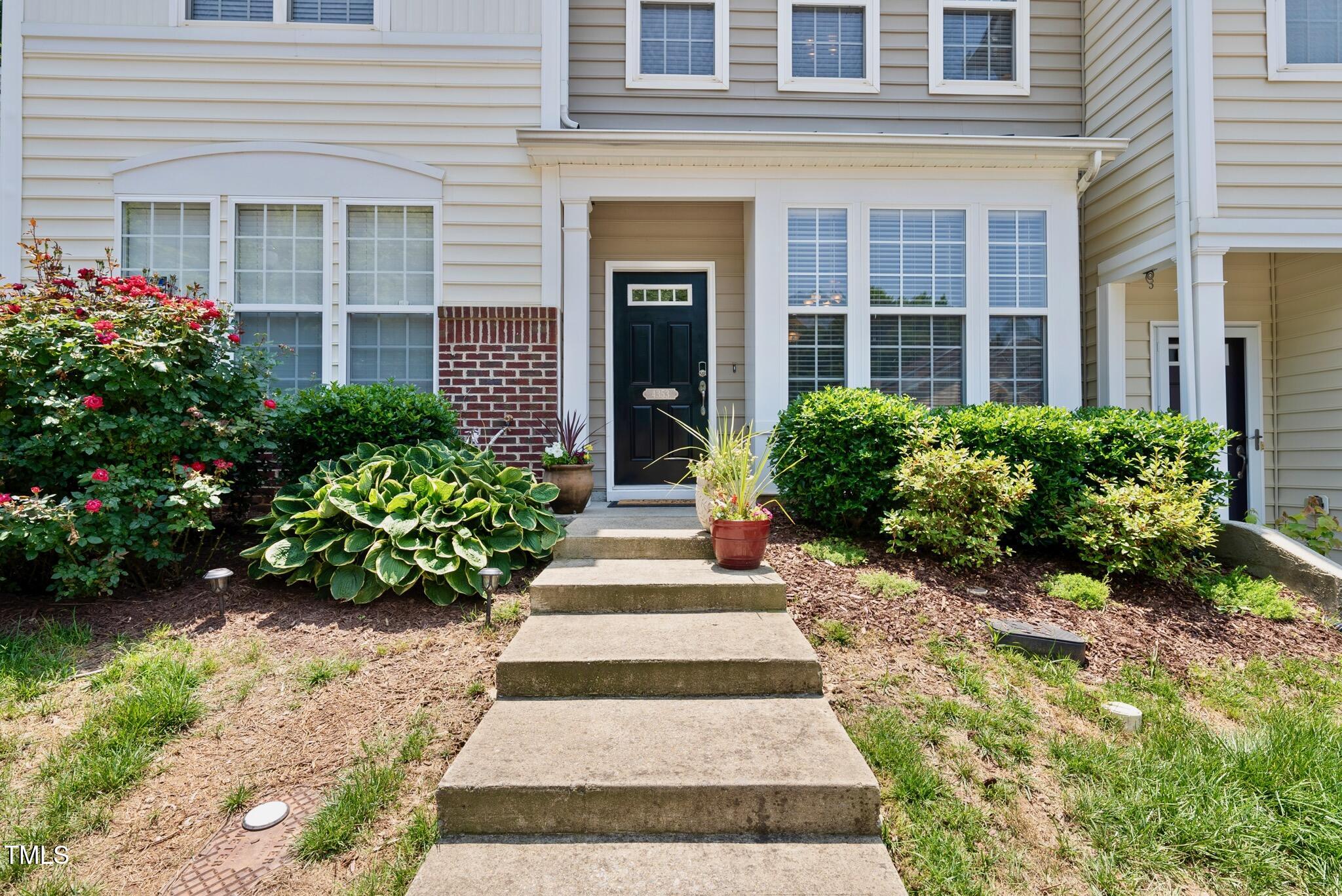 4353 Sugarbend Way Raleigh, NC 27606 - Photo 3 of 31 3