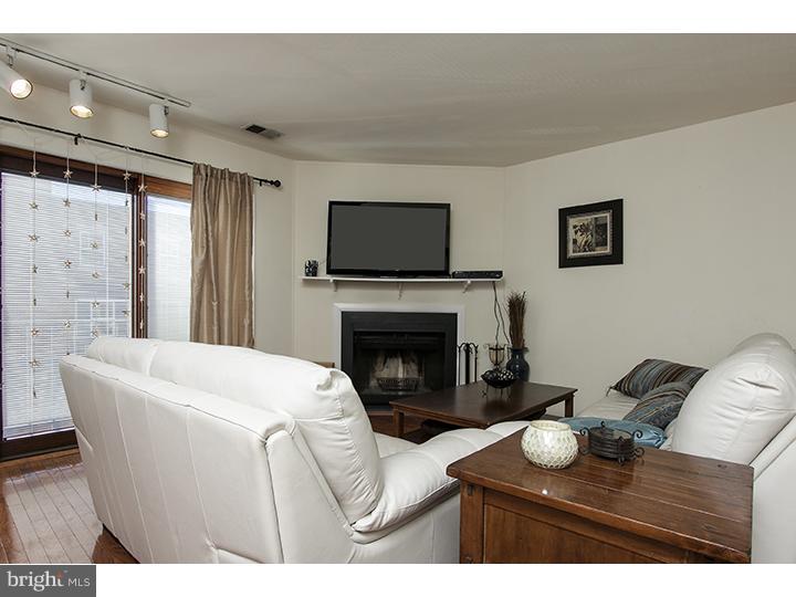 162 North 22nd Street, Unit B Philadelphia, PA 19103 - Photo 4 of 14