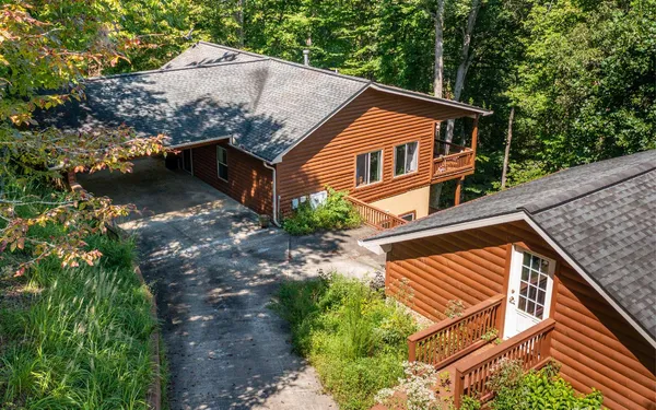 $475,900 | 76 Hollyanne Pond, Hayesville, NC 28904