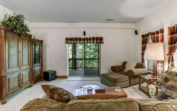 $475,900 | 76 Hollyanne Pond, Hayesville, NC 28904