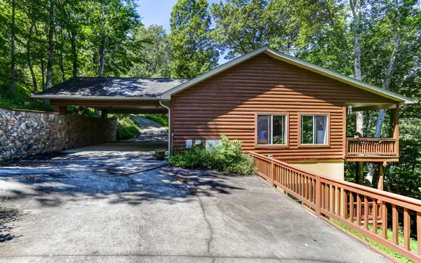 $475,900 | 76 Hollyanne Pond, Hayesville, NC 28904