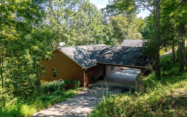 $475,900 | 76 Hollyanne Pond, Hayesville, NC 28904