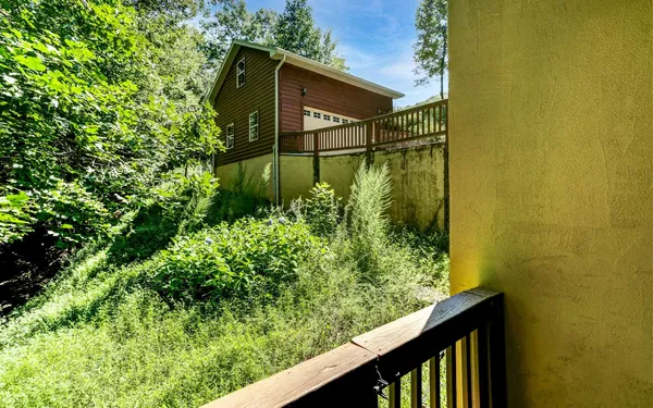 $475,900 | 76 Hollyanne Pond, Hayesville, NC 28904