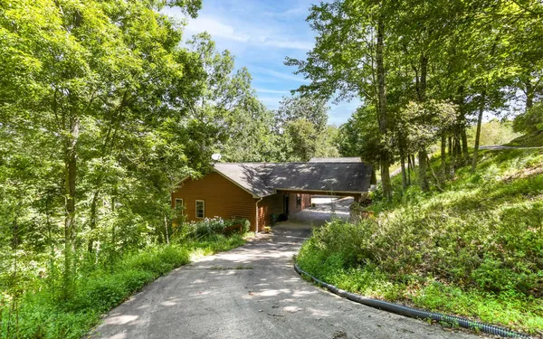 $475,900 | 76 Hollyanne Pond, Hayesville, NC 28904