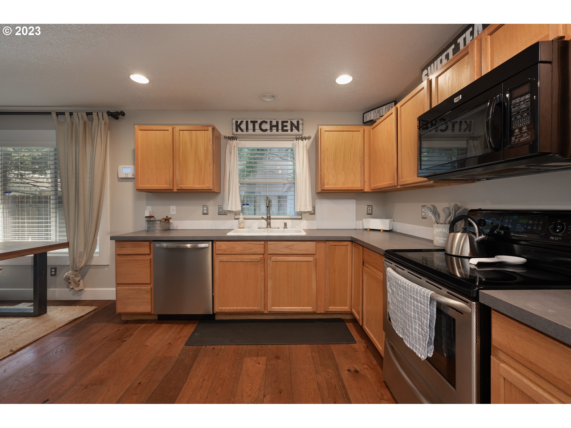 525 Northeast Mariners Loop Portland, OR 97211 - Photo 21 of 48 Gallery Image 21