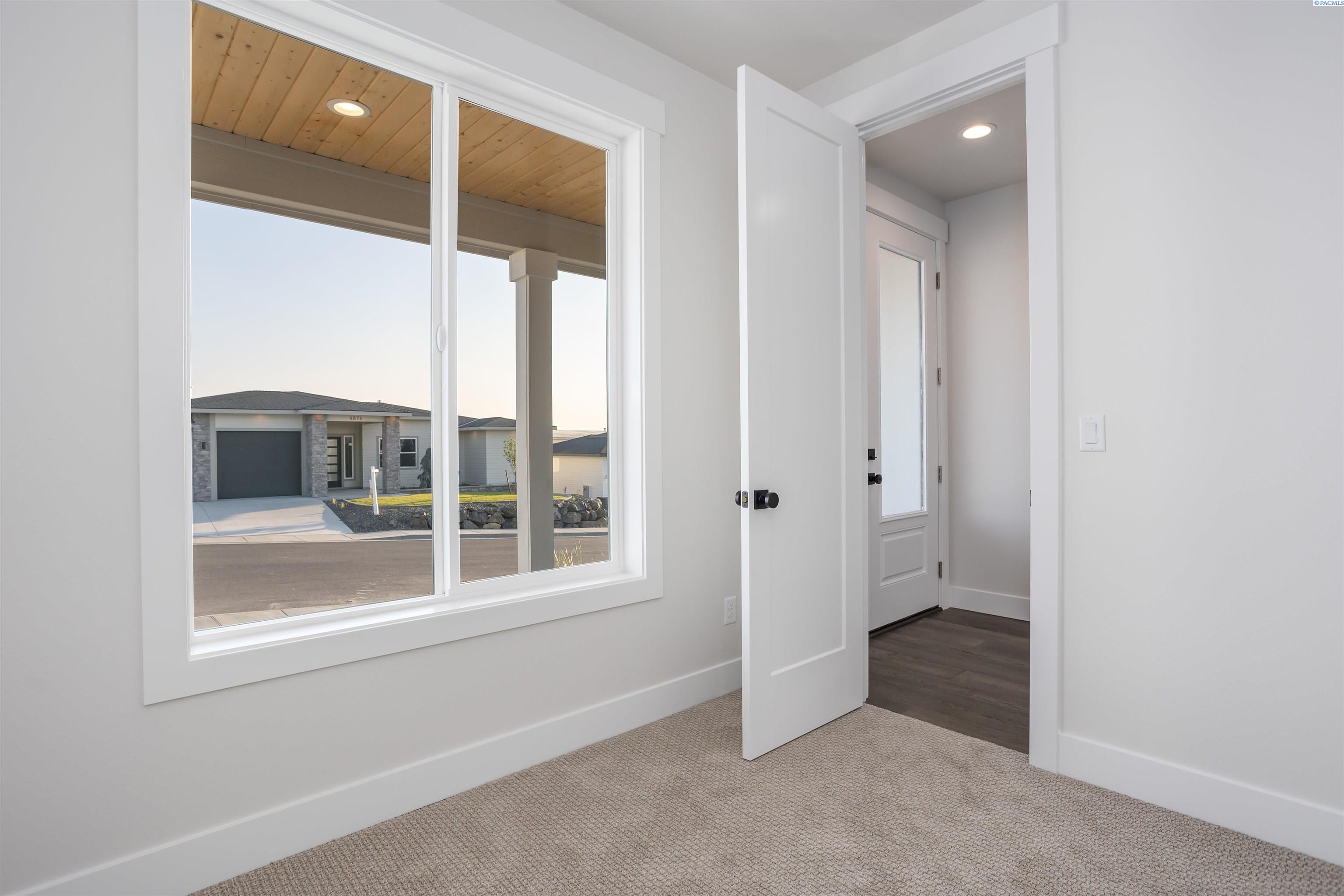 4873 South Reed Street Kennewick, WA 99337 - Photo 5 of 35 Gallery Image 5