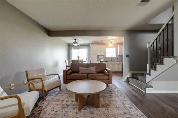 $230,000 | 5833 Northwest Plantation Lane, Unit 199B, Lee's Summit, MO 64064