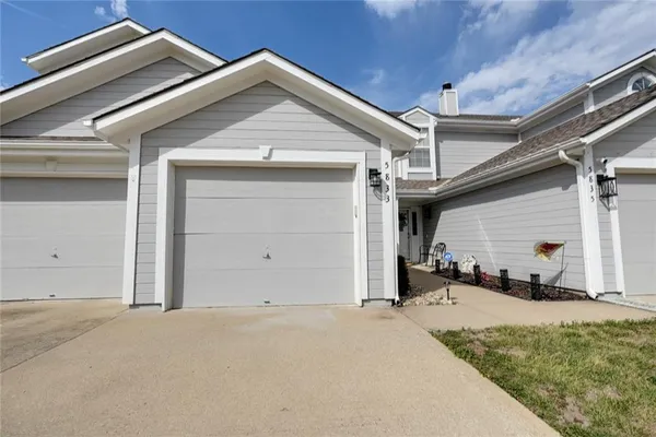 $230,000 | 5833 Northwest Plantation Lane, Unit 199B, Lee's Summit, MO 64064