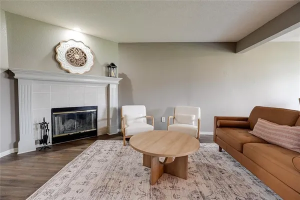 $230,000 | 5833 Northwest Plantation Lane, Unit 199B, Lee's Summit, MO 64064