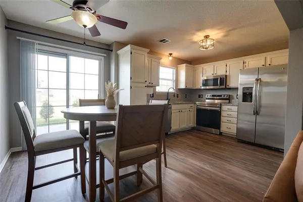 $230,000 | 5833 Northwest Plantation Lane, Unit 199B, Lee's Summit, MO 64064