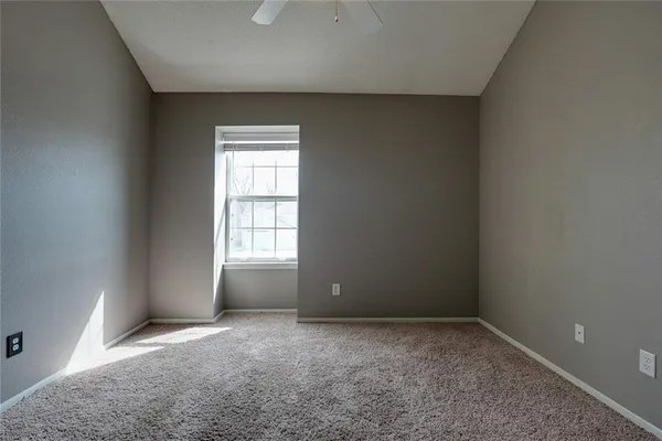 $230,000 | 5833 Northwest Plantation Lane, Unit 199B, Lee's Summit, MO 64064