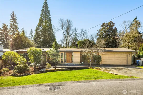 $2,400,000 | 10529 Northeast 20th Place, Bellevue, WA 98004