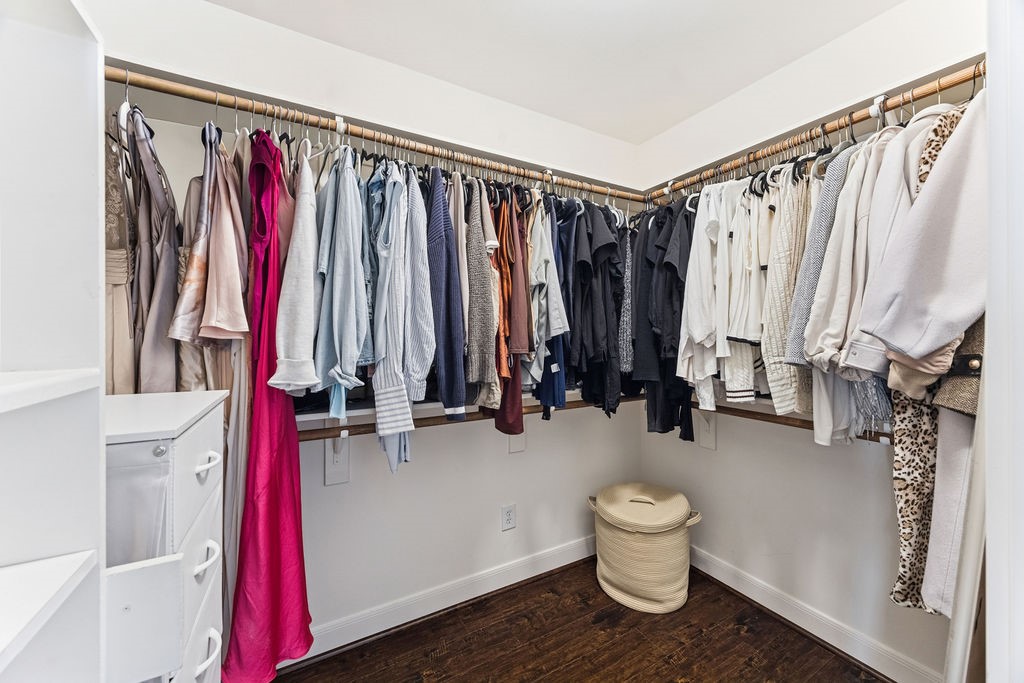 5737 Kansas Street Houston, TX 77007 - Photo 34 of 47 a bathroom with a bathtub and a shower