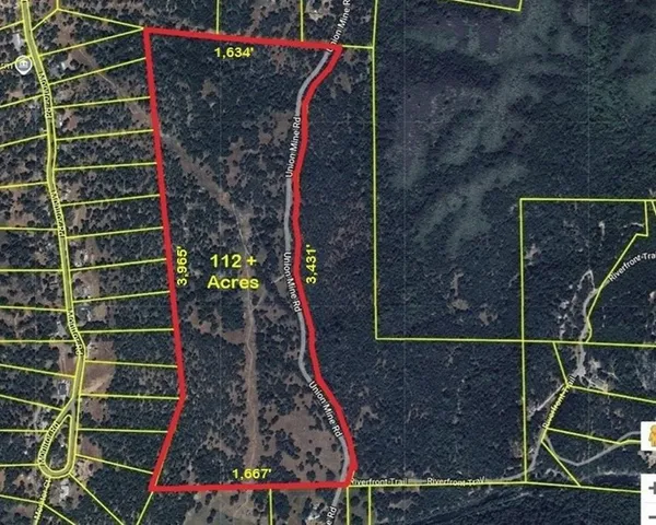 a view of a snow on the side of a road