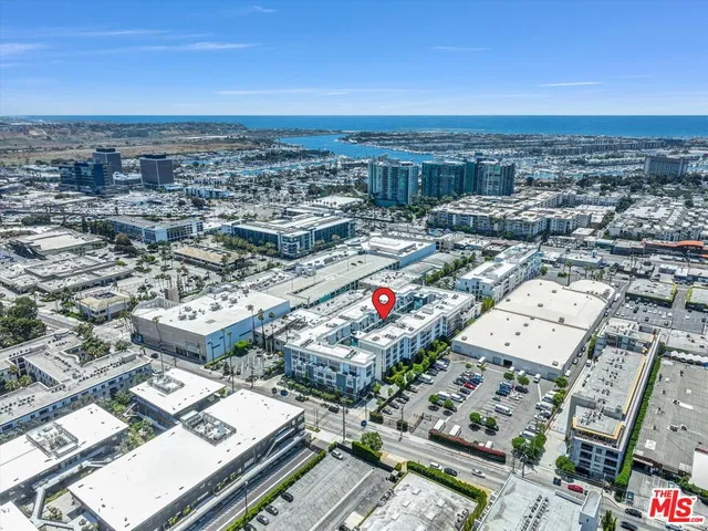 $2,999 | 4215 Glencoe Avenue, Unit 207, Marina del Rey, CA 90292