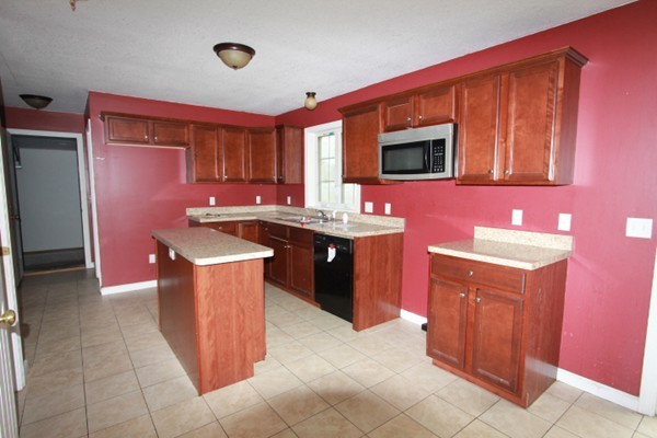 324 Naismith Street Springfield, MA 01104 - Photo 16 of 29 Gallery Image 16