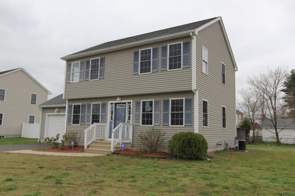 324 Naismith Street Springfield, MA 01104 - Photo 3 of 29 Gallery Image 3