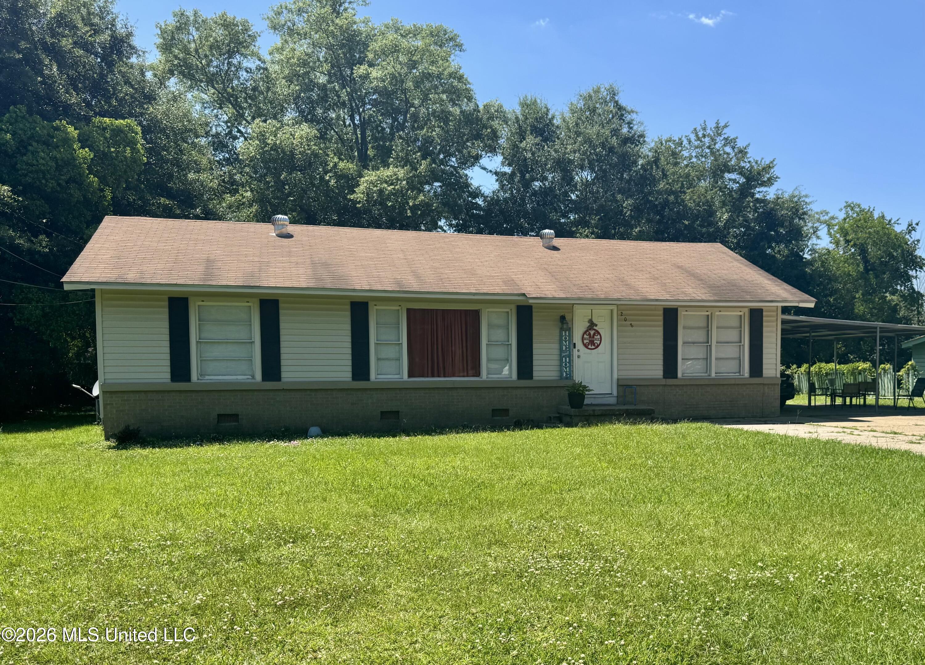 208 11th Street McComb, MS 39648 - Photo 1 of 13 IMG_2546