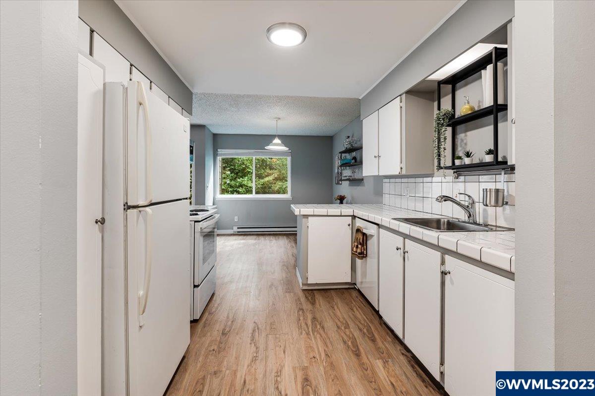 6745 Southwest Scholls Ferry Road Beaverton, OR 97008 - Photo 5 of 29