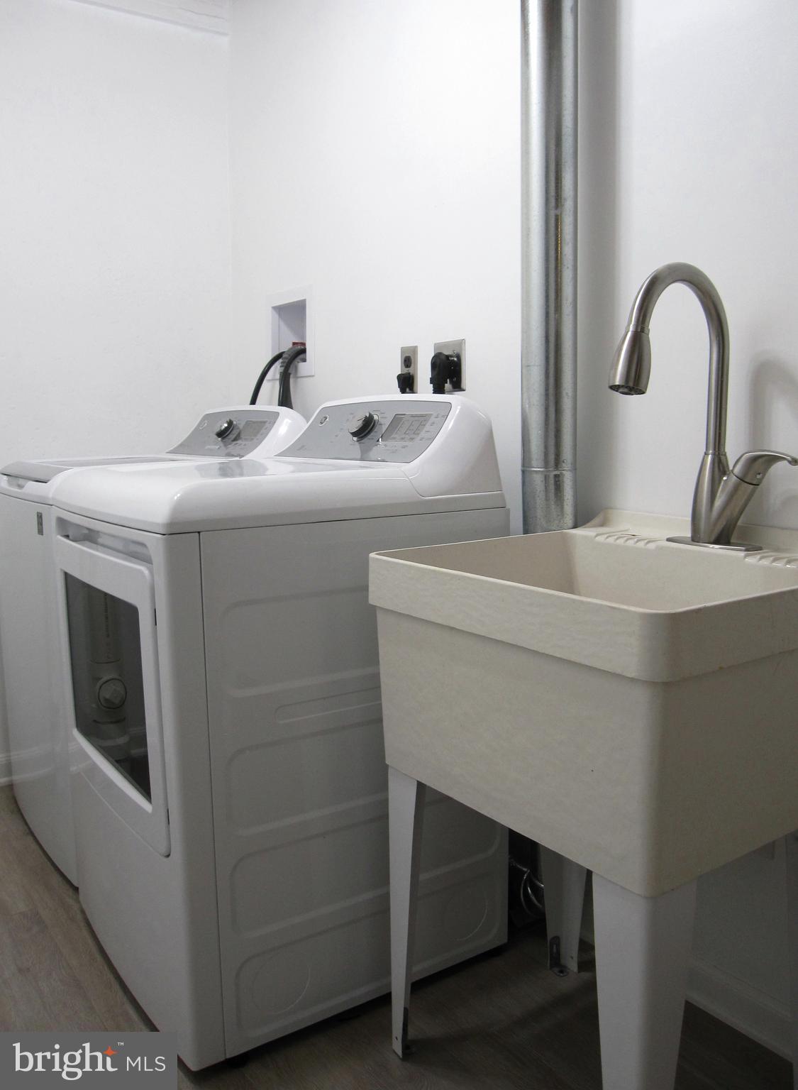 111 Spring Pl Way Annapolis, MD 21401 - Photo 58 of 64 Laundry room