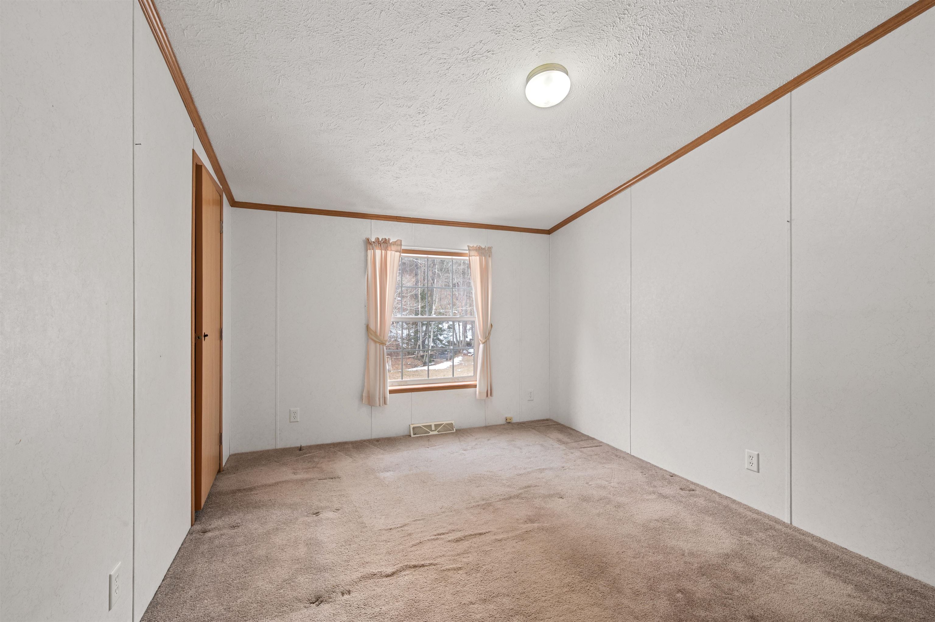 709 South Main Street Franklin, NH 03235 - Photo 17 of 34