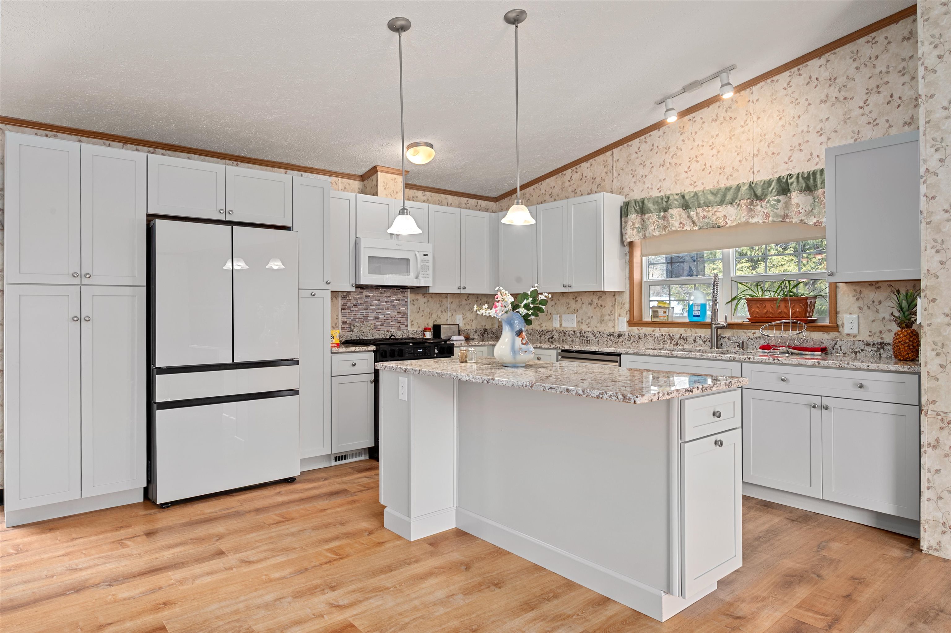 709 South Main Street Franklin, NH 03235 - Photo 4 of 34