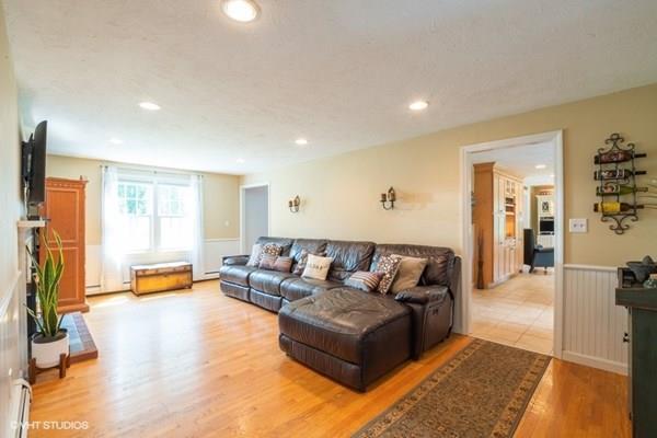 201 Ruggles Street Westborough, MA 01581 - Photo 19 of 35 Gallery Image 19