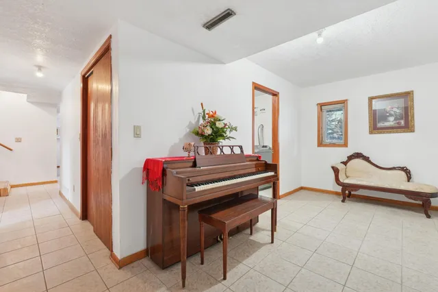 $315,000 | 401 2nd Street Northeast, Dodge Center, MN 55927