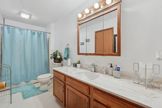 $315,000 | 401 2nd Street Northeast, Dodge Center, MN 55927