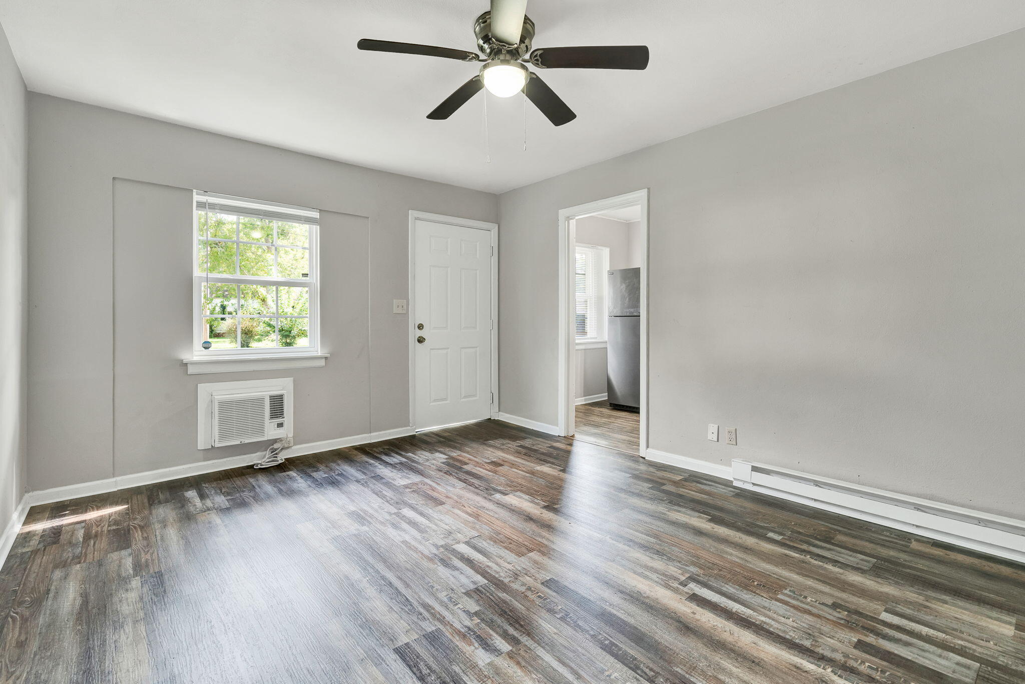 207 Laws Avenue Chattanooga, TN 37411 - Photo 5 of 13 5-web-or-mls-DSC04813