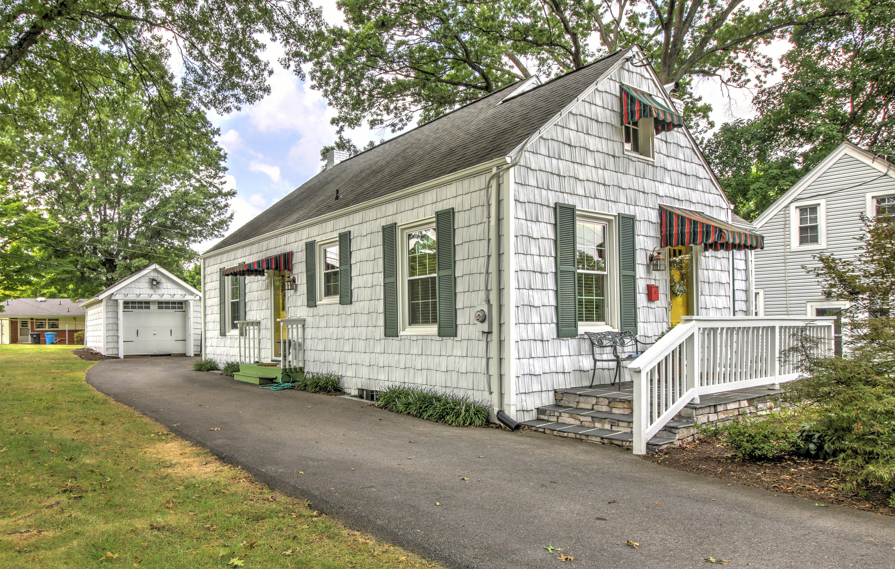 2815 Spring Road Southwest Roanoke, VA 24015 - Photo 2 of 30 IMG_0498_499_500_501_502_503_504