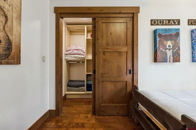 a bathroom with a tub