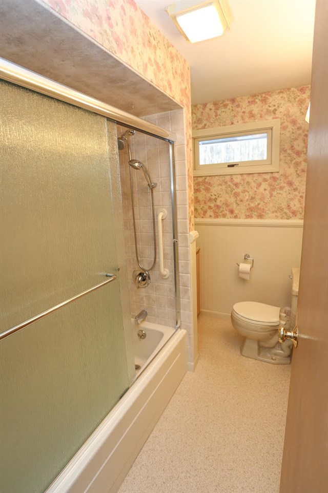 285 Hackett Hill Road Hooksett, NH 03106 - Photo 11 of 23