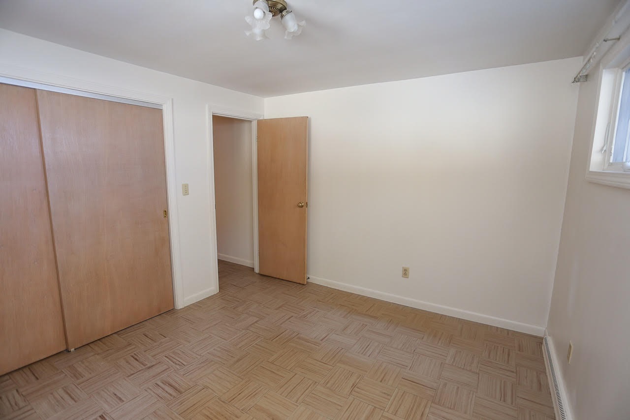 285 Hackett Hill Road Hooksett, NH 03106 - Photo 14 of 23