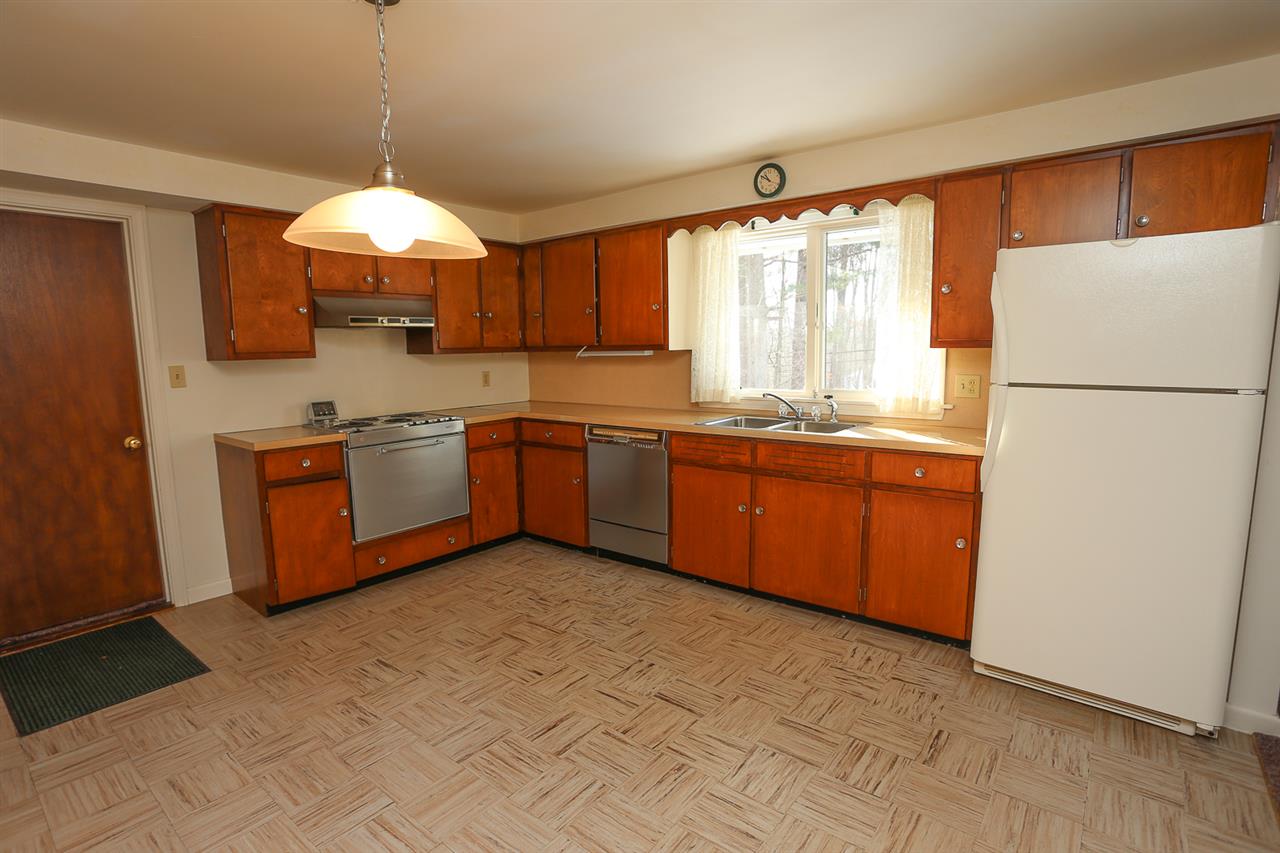 285 Hackett Hill Road Hooksett, NH 03106 - Photo 15 of 23