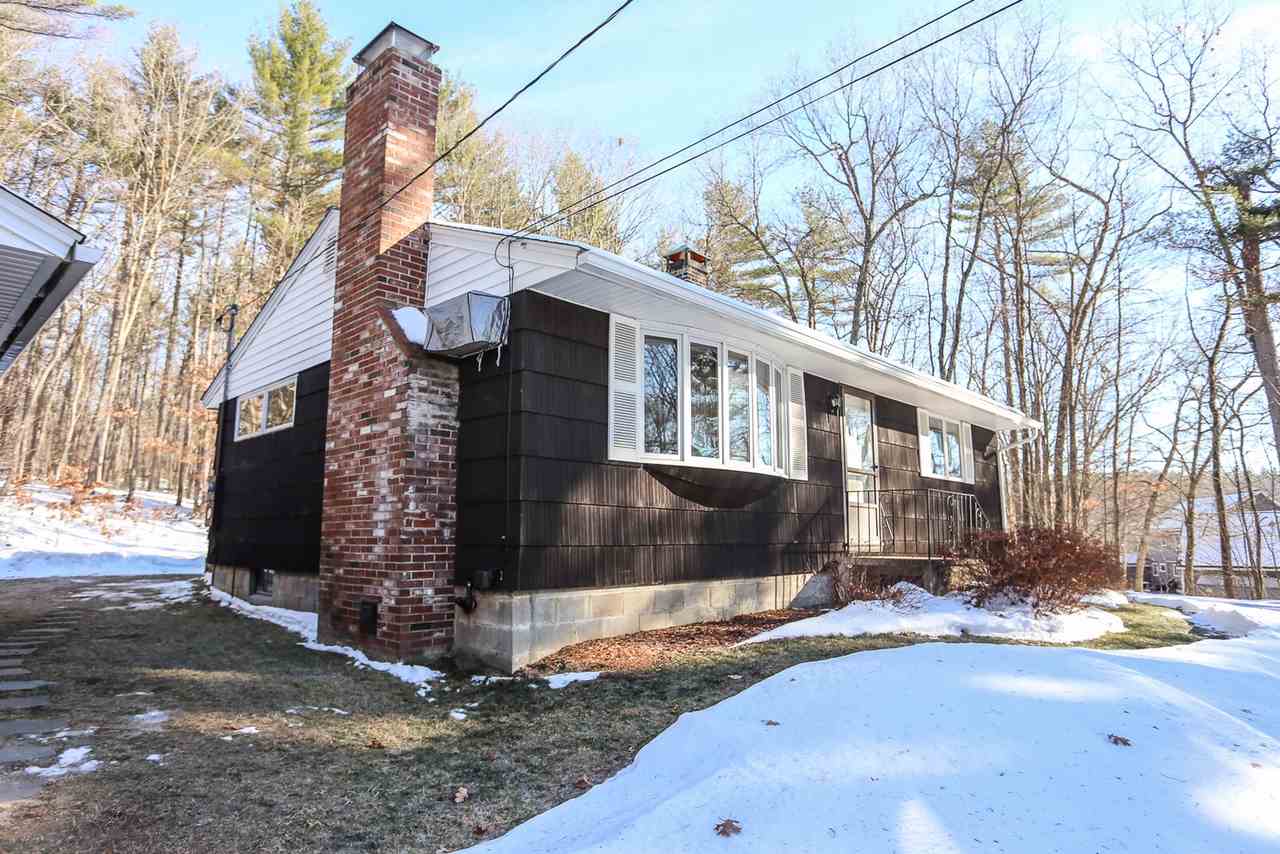 285 Hackett Hill Road Hooksett, NH 03106 - Photo 3 of 23