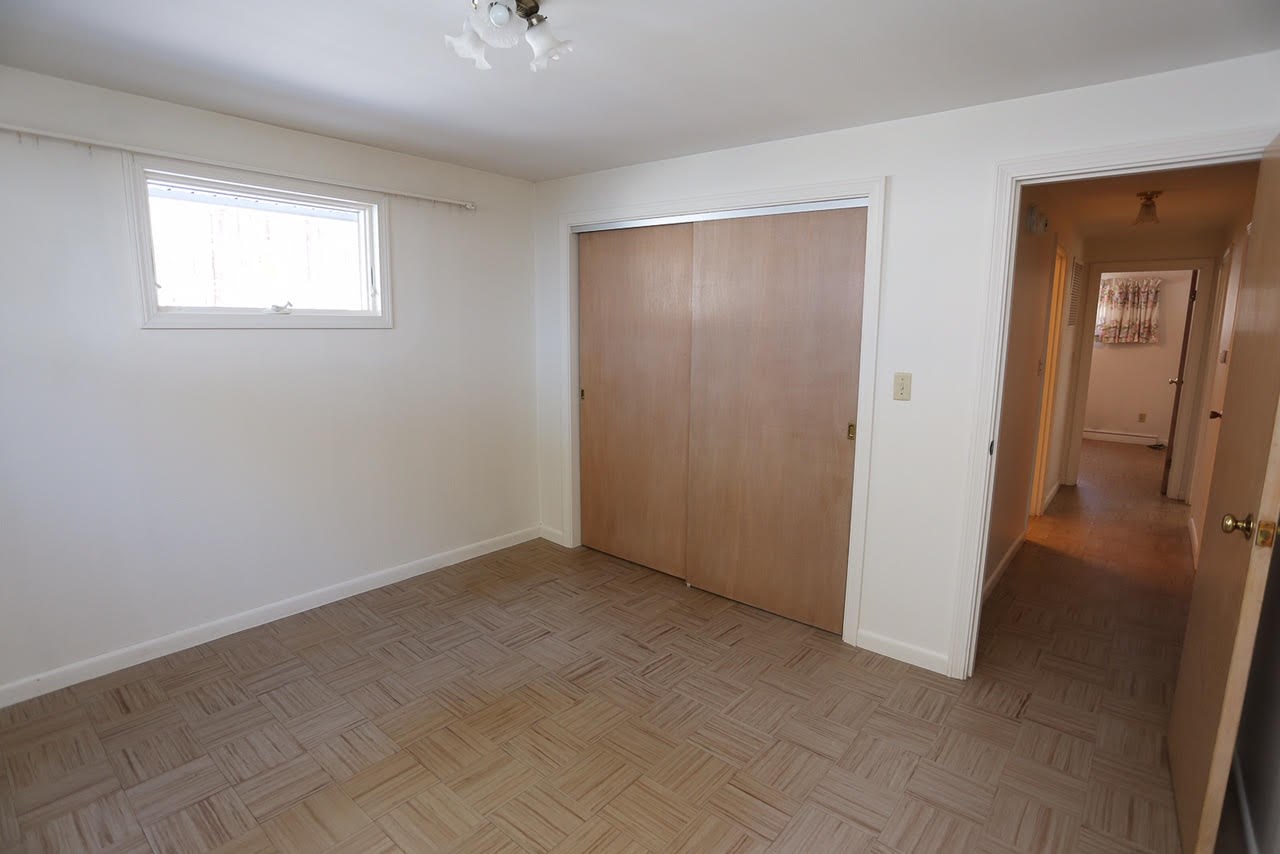 285 Hackett Hill Road Hooksett, NH 03106 - Photo 8 of 23