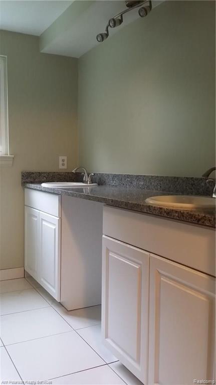 661 Ten Point Drive Rochester Hills, MI 48309 - Photo 35 of 43