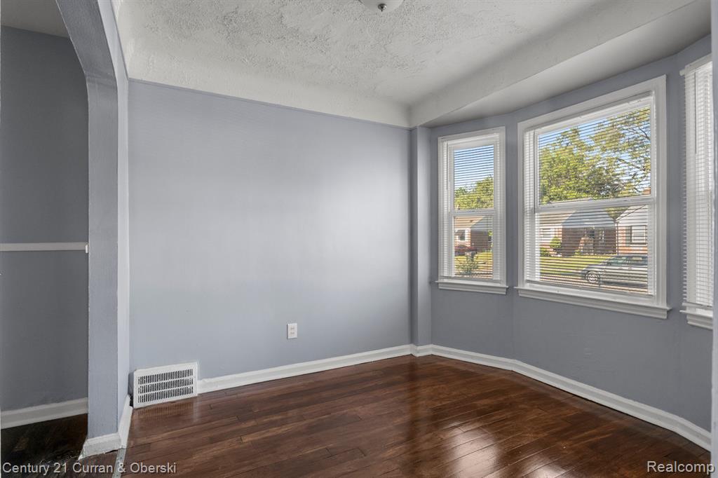 18314 Rutherford Street Detroit, MI 48235 - Photo 6 of 25