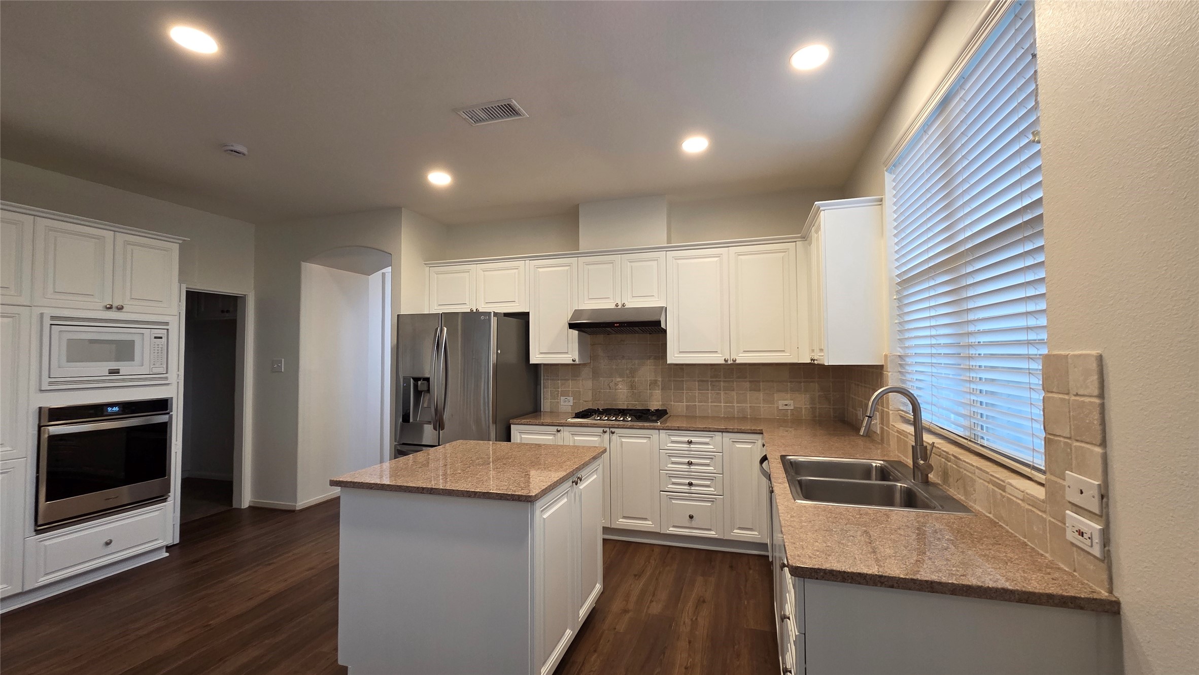 46 Dalea Place The Woodlands, TX 77382 - Photo 15 of 47