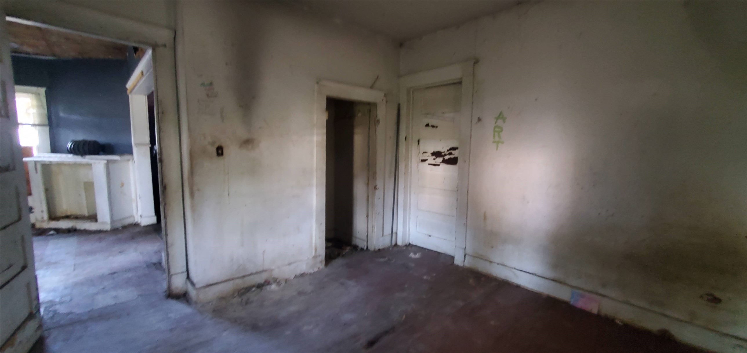 3600 Rockingham Street Houston, TX 77051 - Photo 6 of 14 an empty room with a door