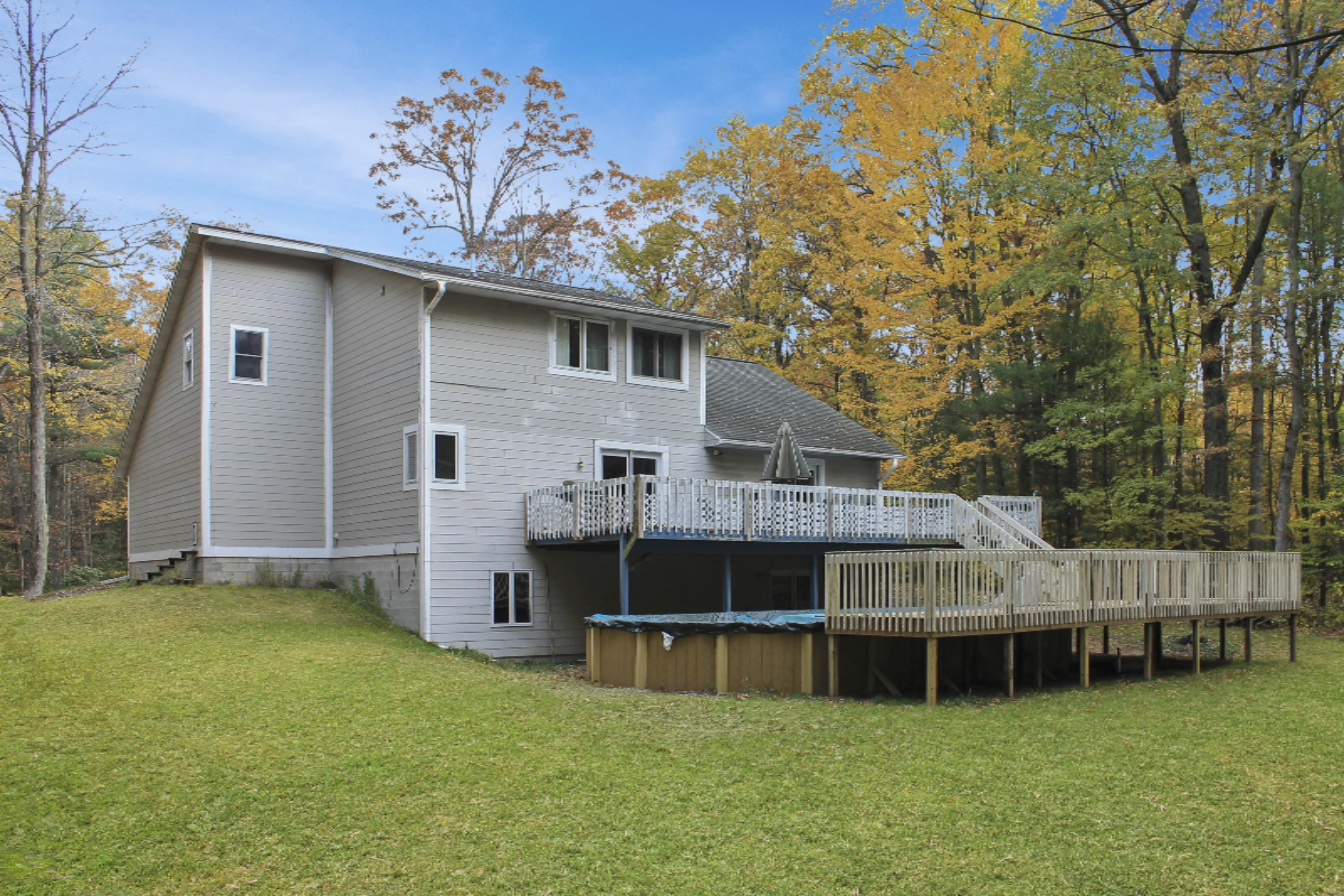 283 North Weber Road Muskegon, MI 49445 - Photo 15 of 17 Back of House