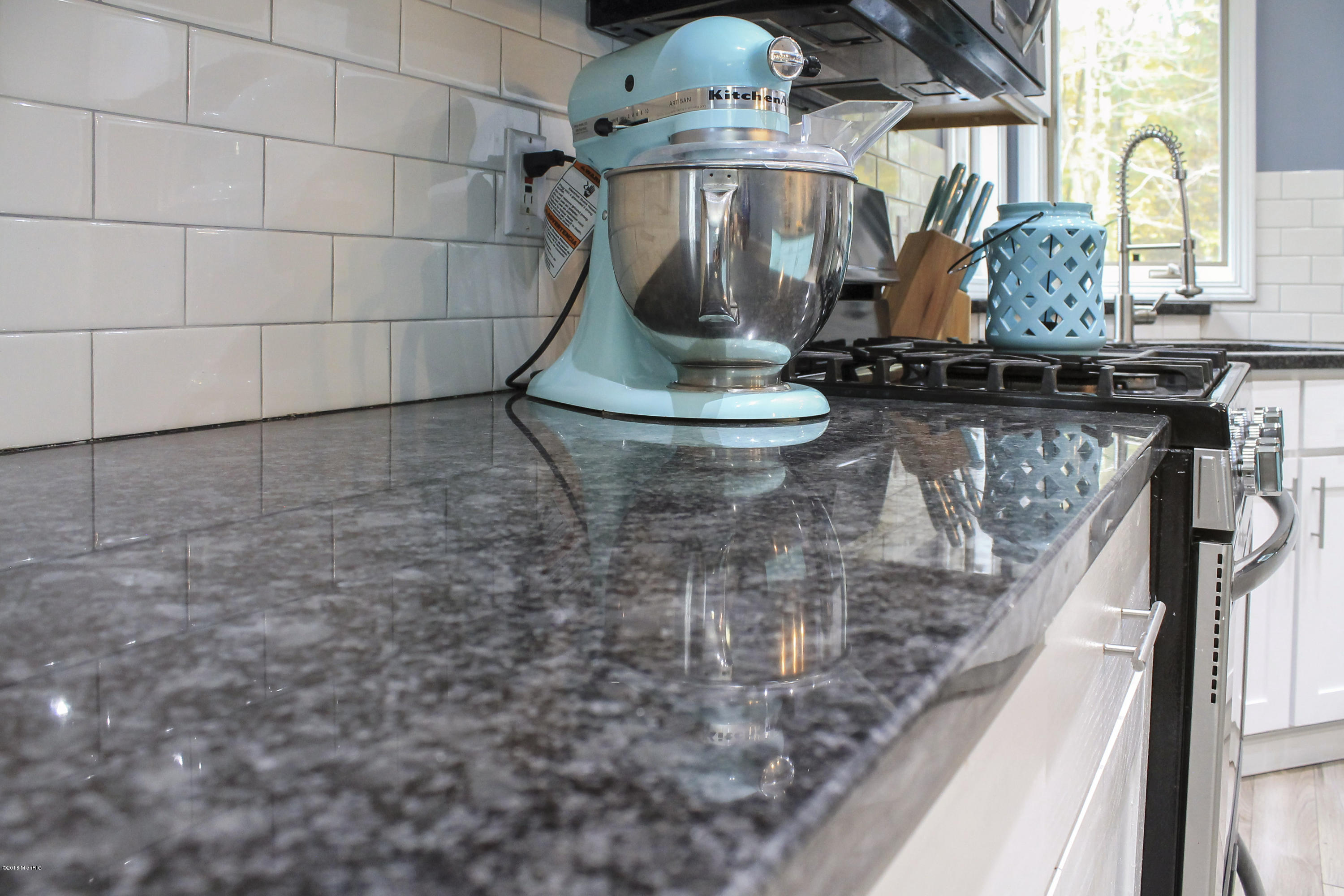 283 North Weber Road Muskegon, MI 49445 - Photo 4 of 17 Granite Countertops